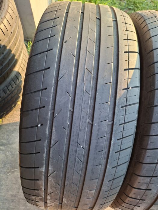 2 Anvelope de vară 225 55 r18 Vredestein