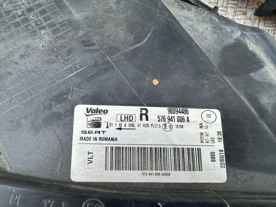 Far stanga cu suport Seat Ateca 2016/2017/2018/2019 HALOGEN