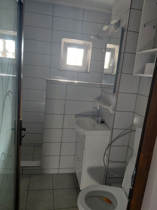 Vand apartament urgent