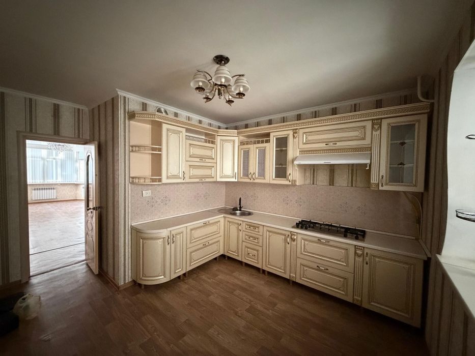 Продам 4-х комнатную квартиру