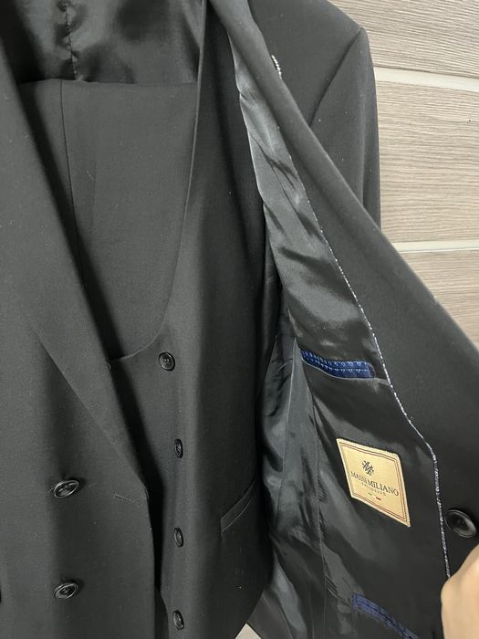 Продается мужской костюм