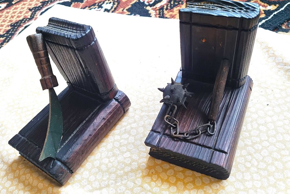 Statueta  lemn , deosebita