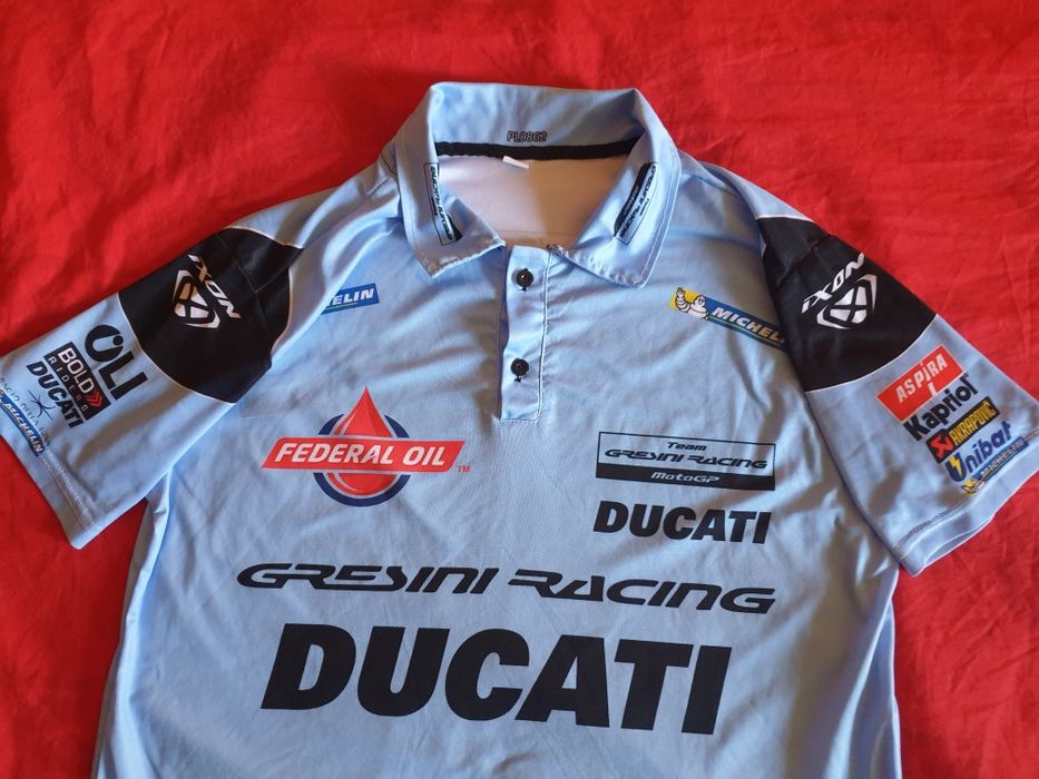 Tricou  de  barbati  -   100 lei.