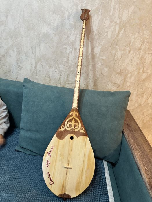 Продам домбыра новая