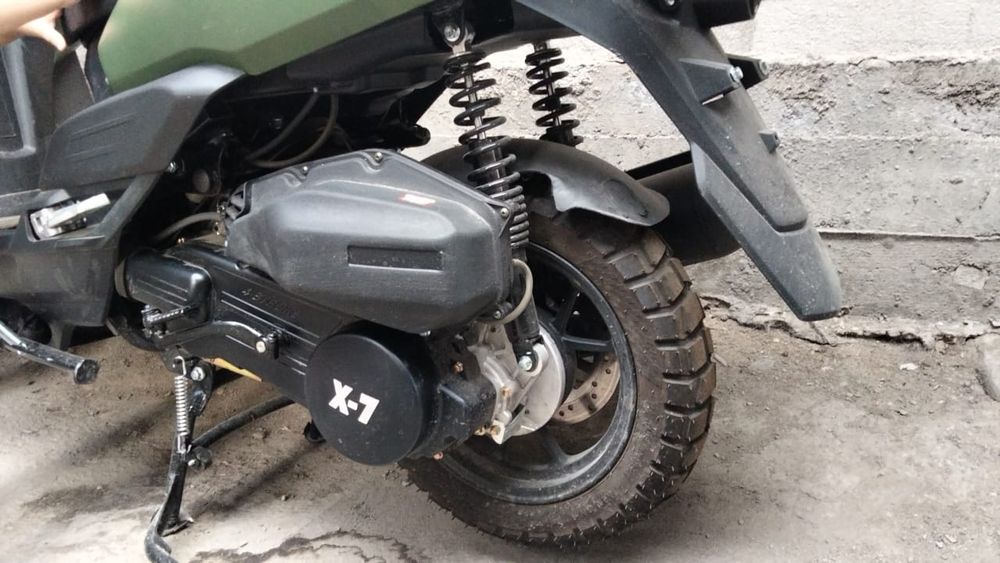 Скутер TAHK новый