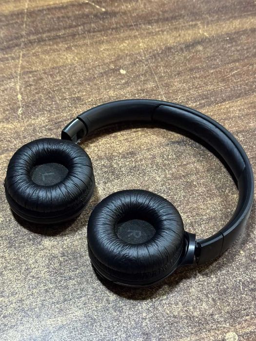 Блутут слушалки JBL