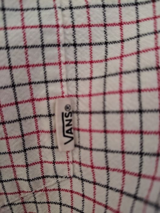 Продавам мъжка риза Vans ,размер Хл