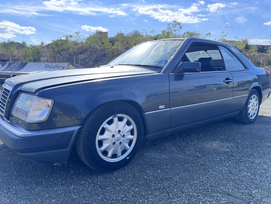 Mercedes W124 coupe 200CE