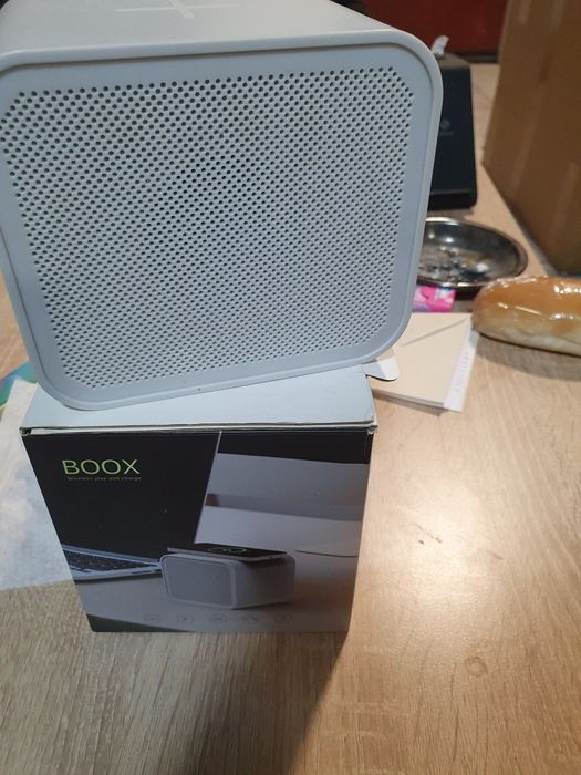 Bluetooth високоговорител Boox с безжично зарядно в едно