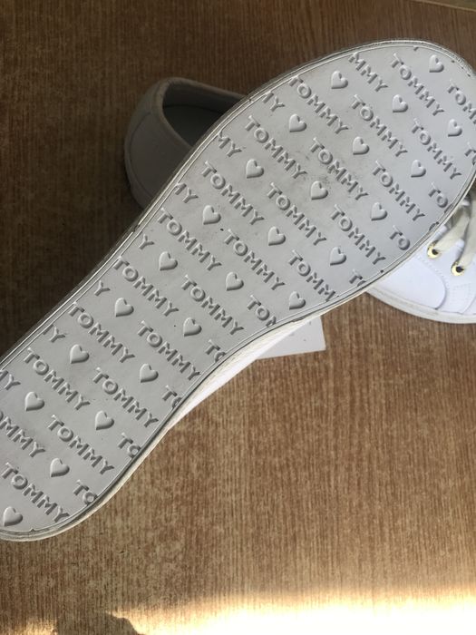 Tenisi dama Tommy Hilfinger noi