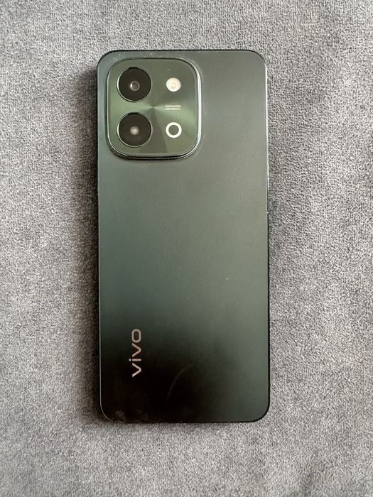 Продам смартфон Vivo Y28