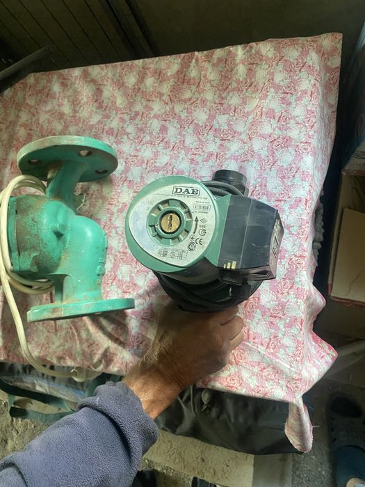 Продам церкулярный насос DAB A 110/180 XM