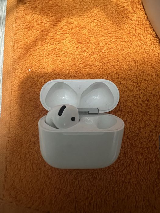 Airpods 4 без ANC продаю