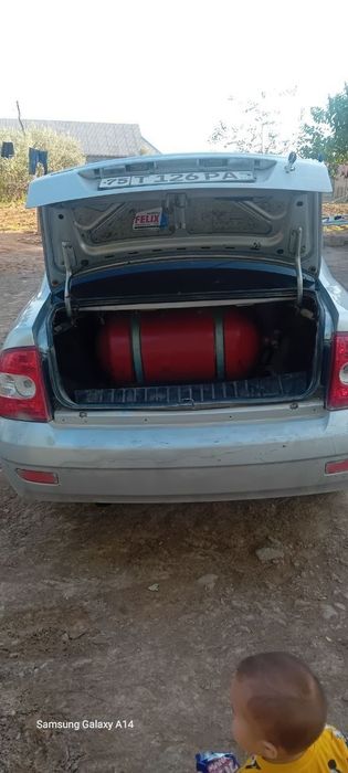 Lada pirorora sotiladi