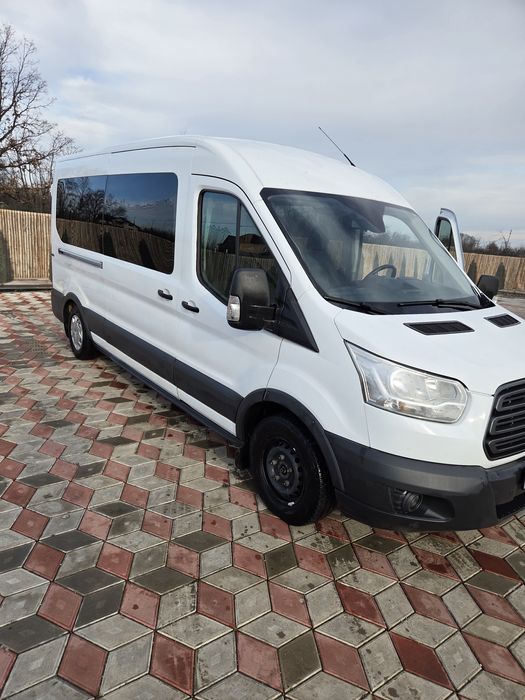 Ford Transit 9 locuri