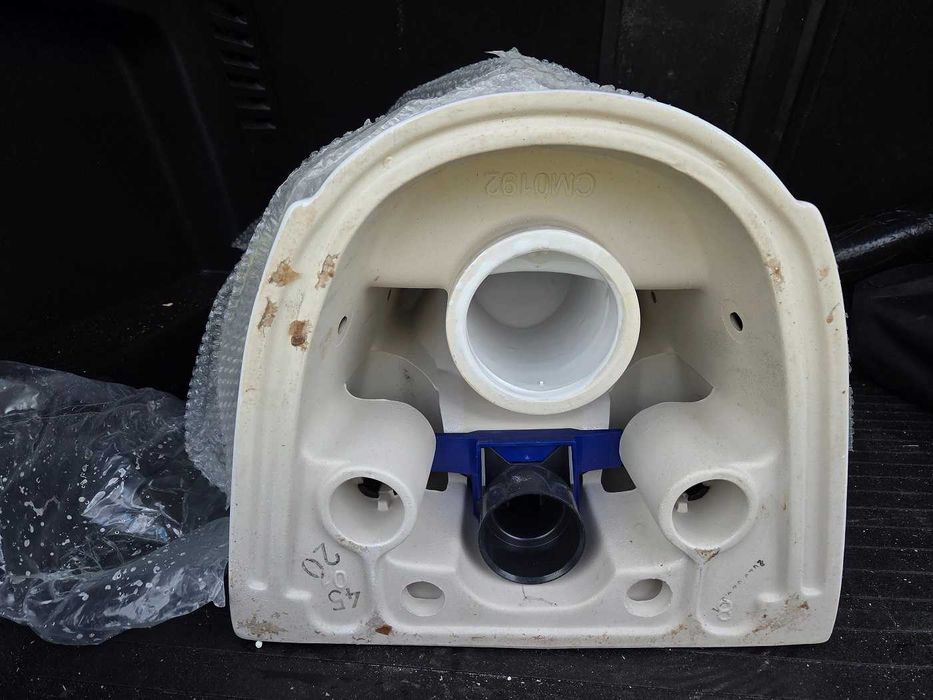 Vas wc suspendat Rimfree, forma inchisa, producator Geberit