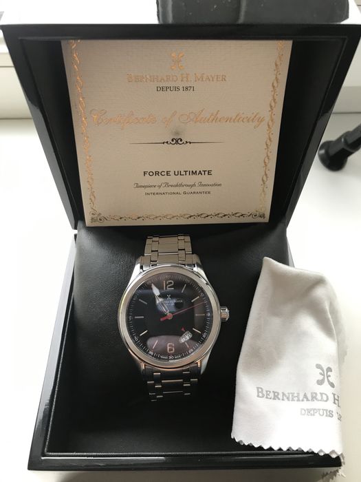 Часы швейцарские