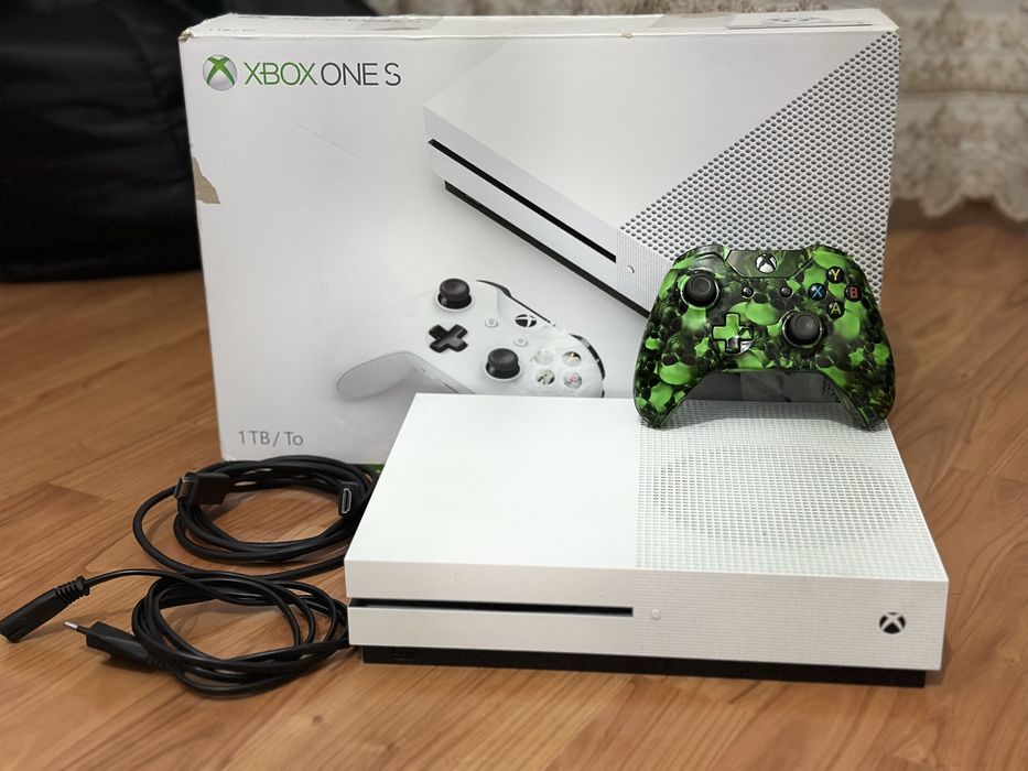 Xbox One S, DVD Version, 1TB, pachet complet