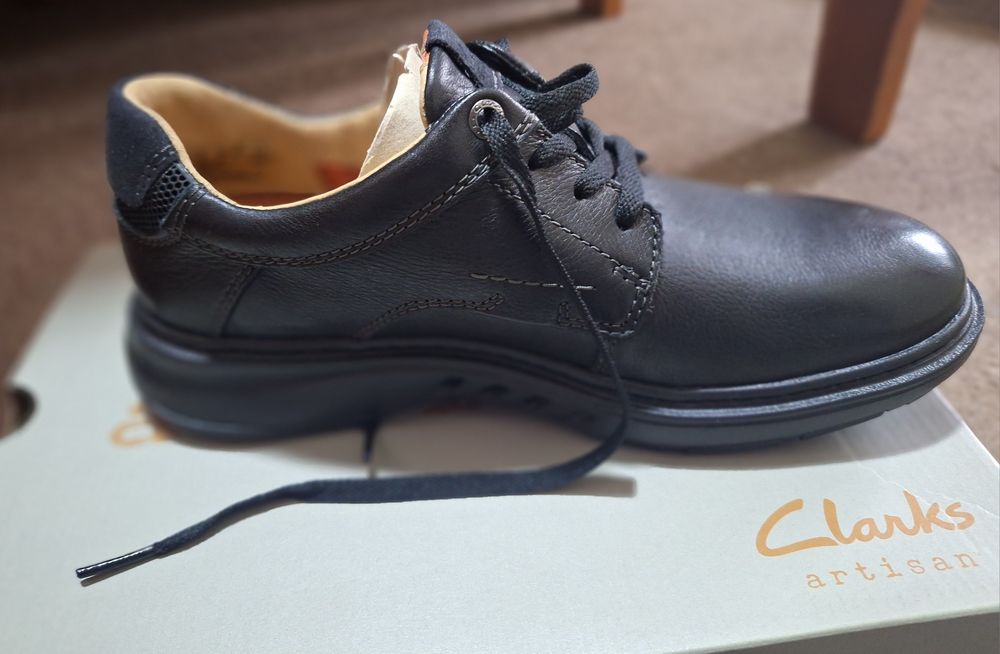 Продается туфли фирмы " Clarks"