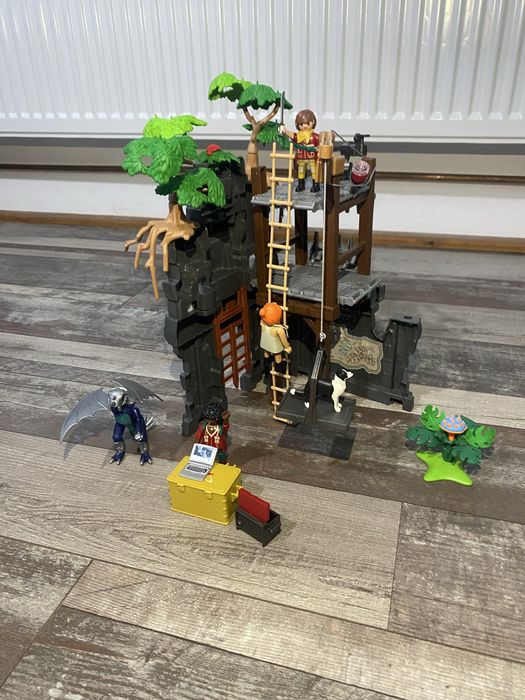 Playmobil Dino Set – bază de joacă cu accesorii