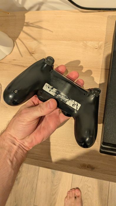 Ps4 pro 1 TB Controller original