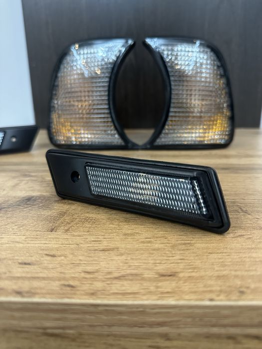 Дымчатые поворотники Бмв Е34