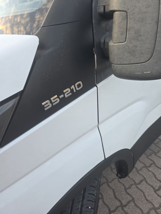 Vând iveco daily 2017  35 -210 motor 3000   210 cai