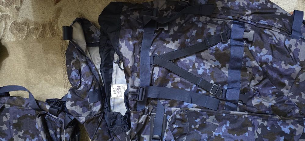 Vând ranița nouă 90l