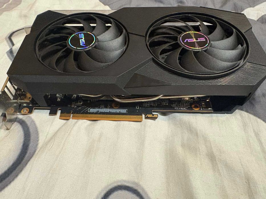 Продавам видео карта ASUS RX 6650 XT – 8GB