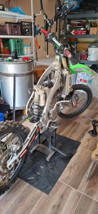Здравейте продавам kawasaki kx250f 2013