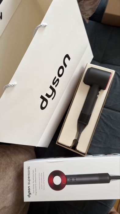Фен Dyson supersonic