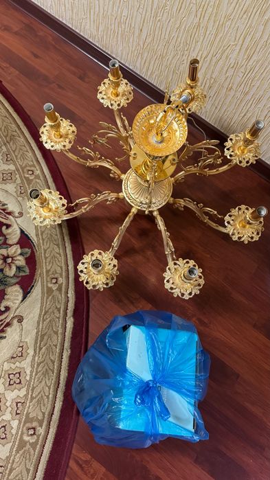 Люстра с хрустальными подвесками