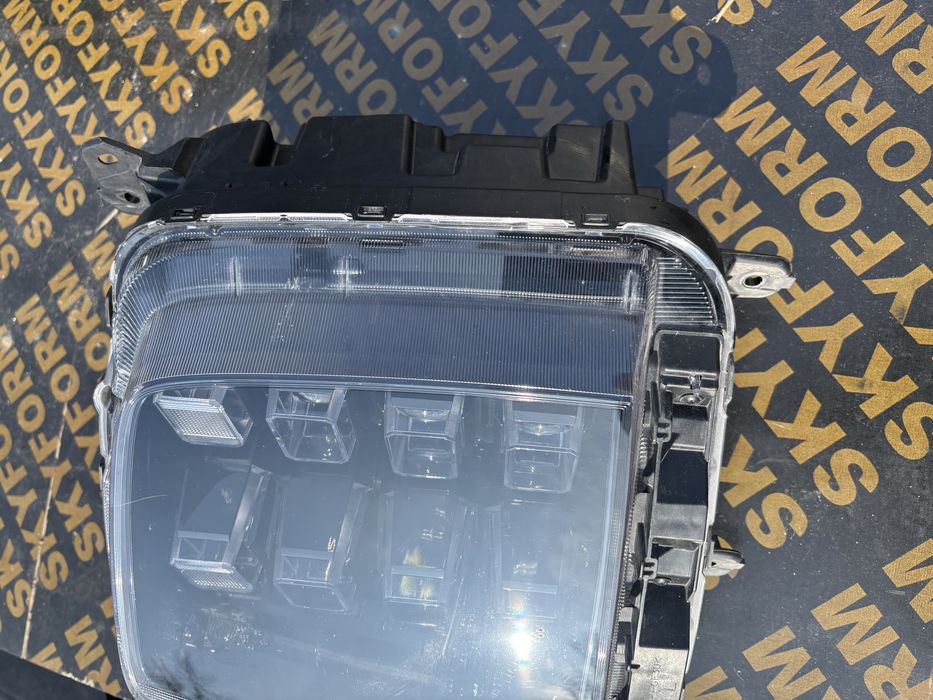 Фар Hyundai Staria