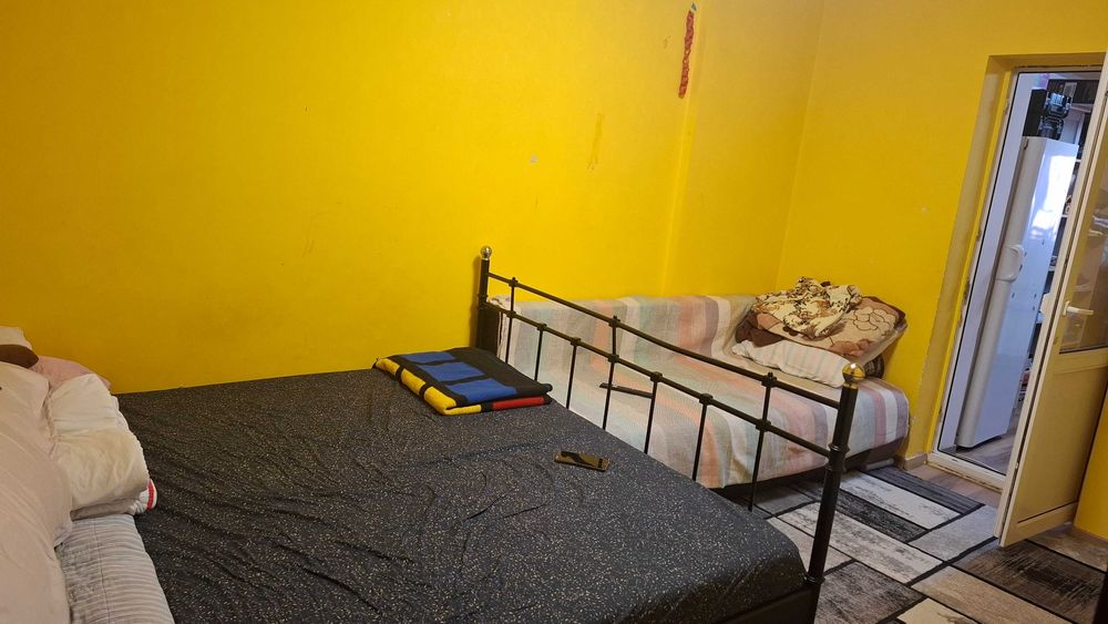 Vand apartament 3 camere Lonea Bl.319