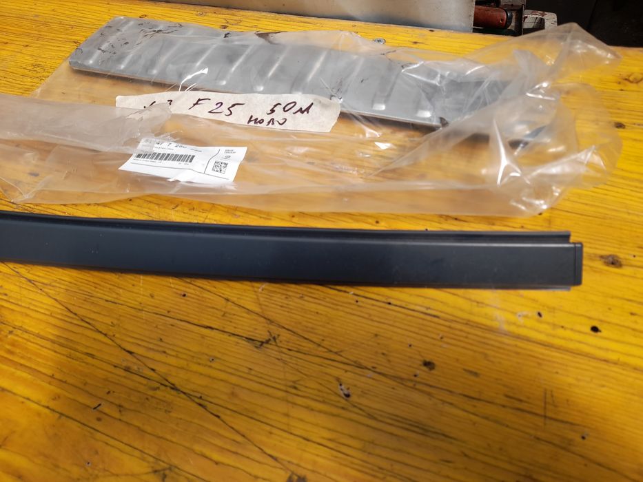 Лайсна багажник таван ново   BMW X3 F25