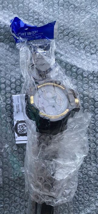 НЕРАЗОПАКОВАН  Чисто нов мъжки часовник…Цена-30лв