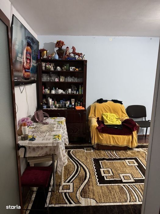 Apartament 2 camere, decomandat ,etaj 2,langa scoala 40