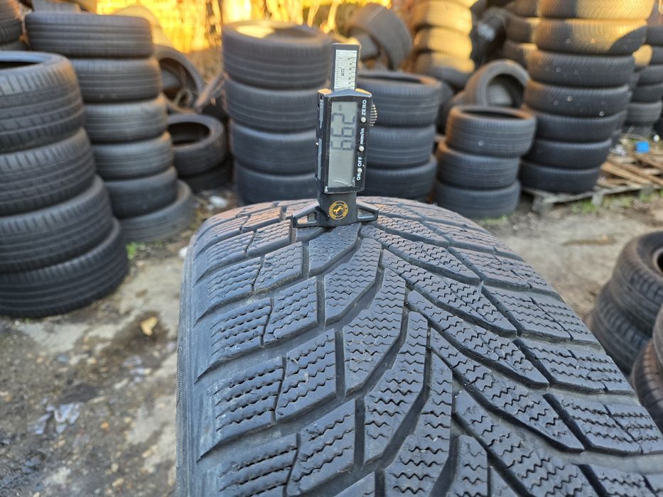 4бр. 235 55 18 Nexen зимни.