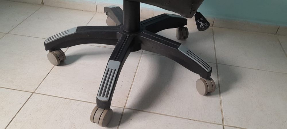 Продам офисное кресло