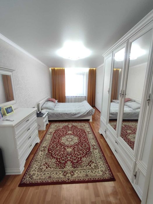 продается 4 комнатная квартира