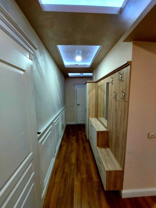 Дава се под наем Тристаен апартамент в Бургас, Център - 120 кв.м за 331.5 € - Снимка #8