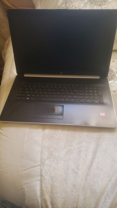 Vand 20 de laptopuri