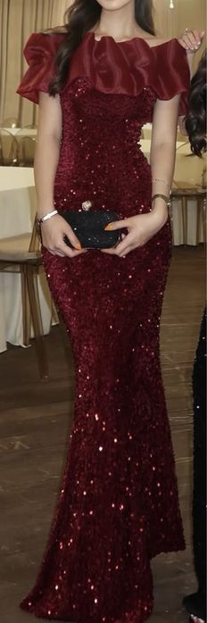 Платье вечернее,отличного качества