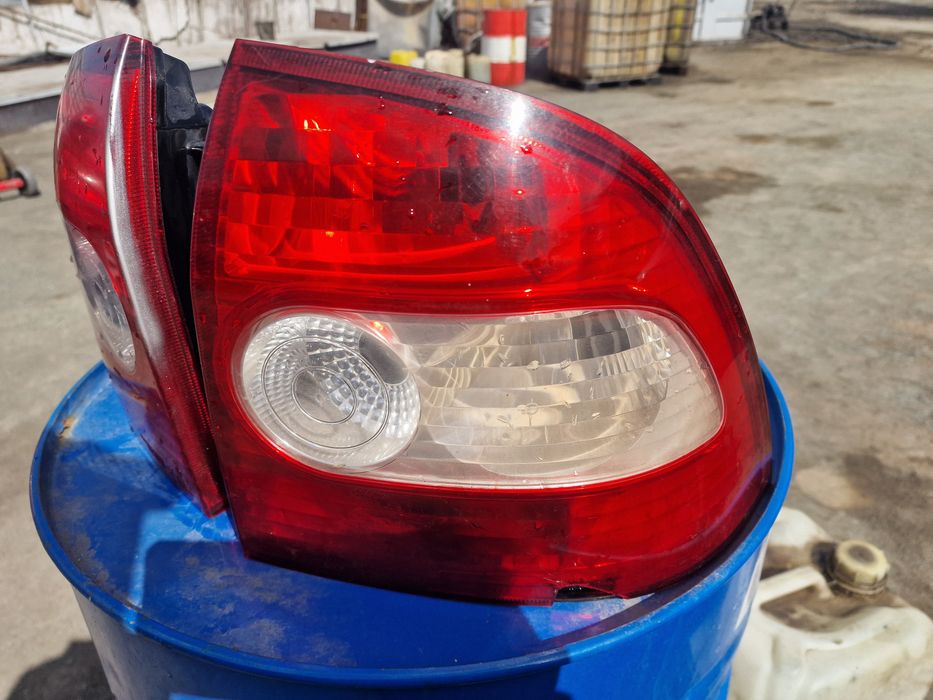 Срочно продам фары на приору седан