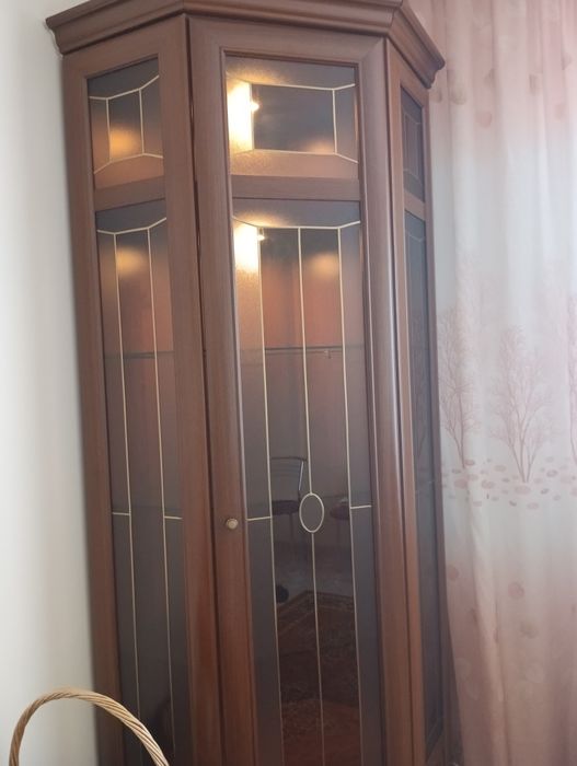 Угловой шкаф с подсветкой