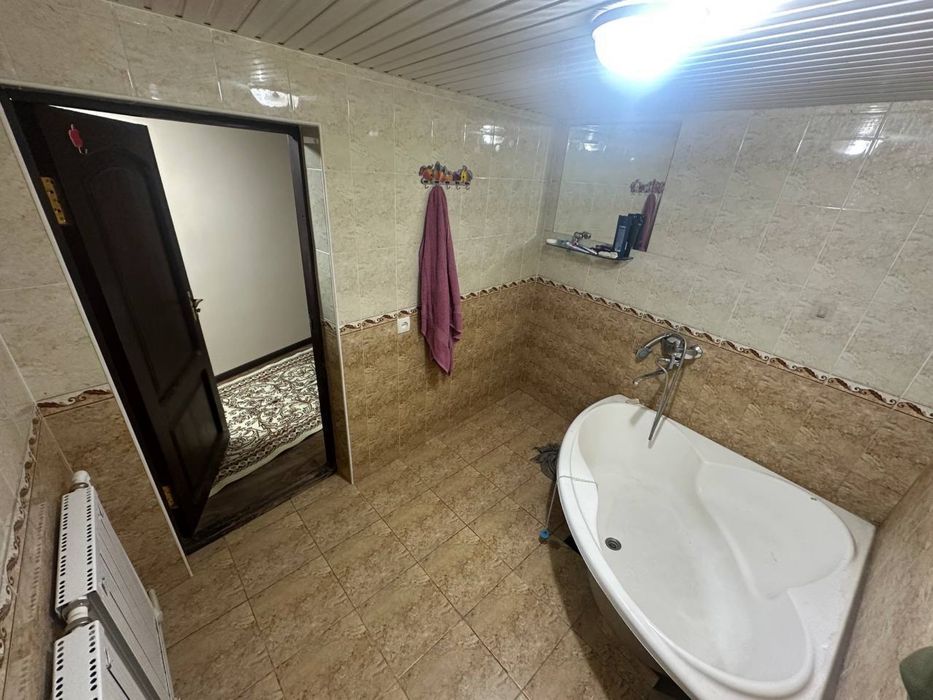 Студентларга ховли уй