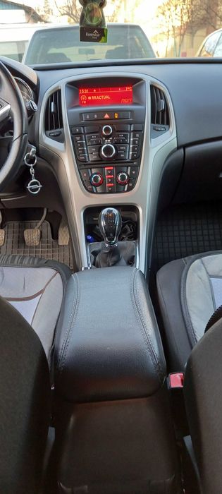 vand  opel astra j