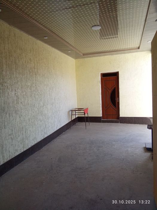 Ховли магазин сотилади