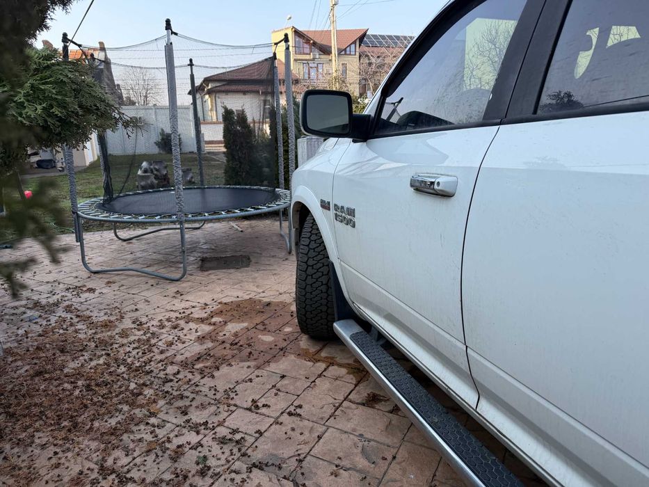Dodge RAM 1500 Clasic - Laramie - autoutilitara 5.7HEMI