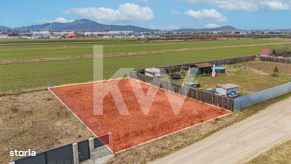 Teren intravilan Harman, 500 mp, zona buna, vecinatati construite, com